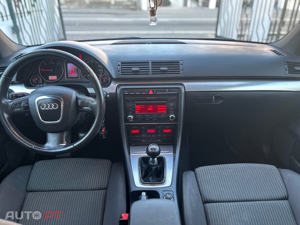 Audi A4 Avant 2.0TDi S-Line
