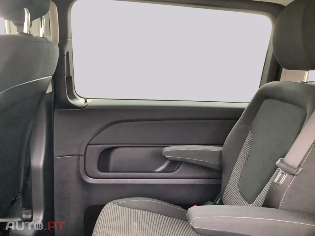 Mercedes-Benz EQV 300 Lang Distronic I.V.A DEDUTIVEL