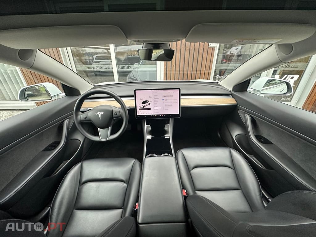 Tesla Model 3 Long-Range RWD