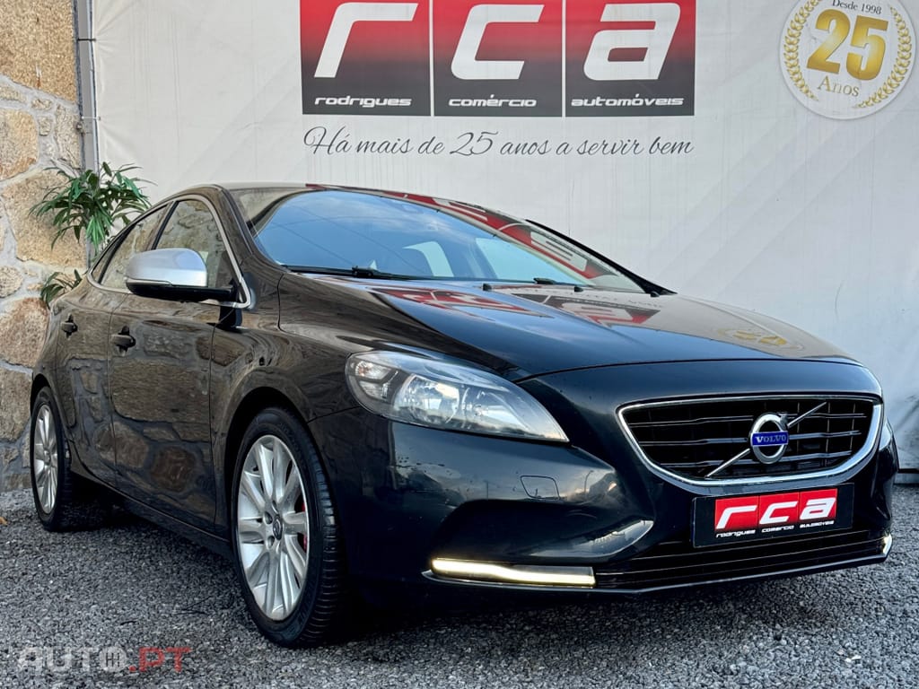 Volvo V40 1.6 D2 R-Design Momentum