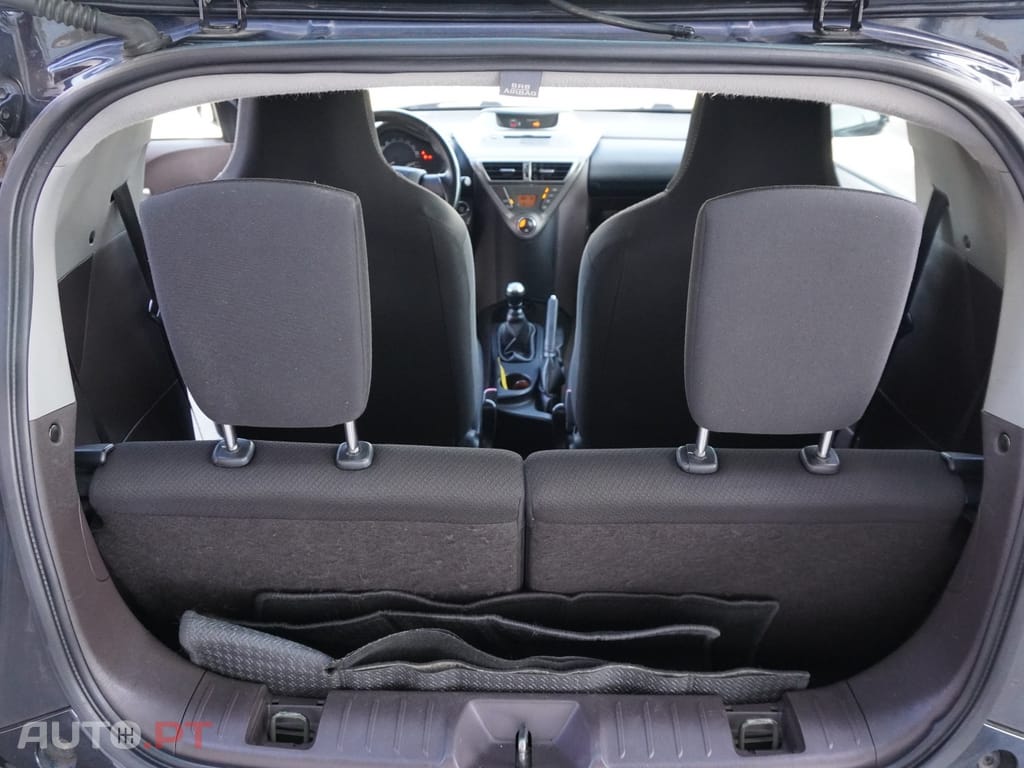Toyota iQ 1.0