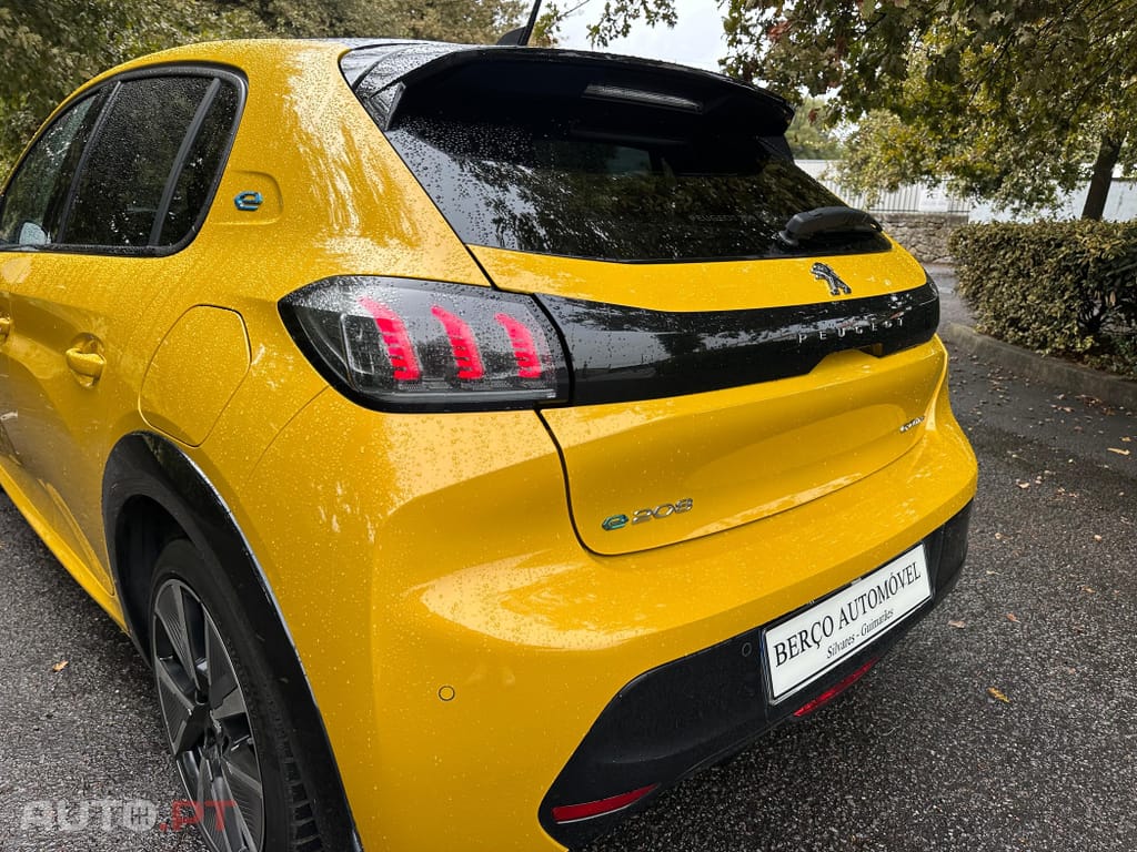 Peugeot E-208 50 kWh GT Pack