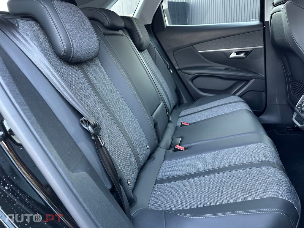 Peugeot 3008 1.2 PureTech Allure EAT8