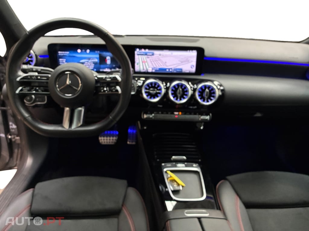 Mercedes-Benz A 250 e AMG Line
