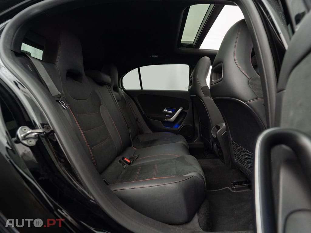 Mercedes-Benz A 250 e AMG Line