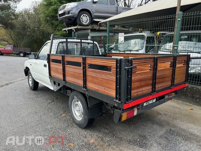 Toyota Hilux 2.4D 3 Lugares