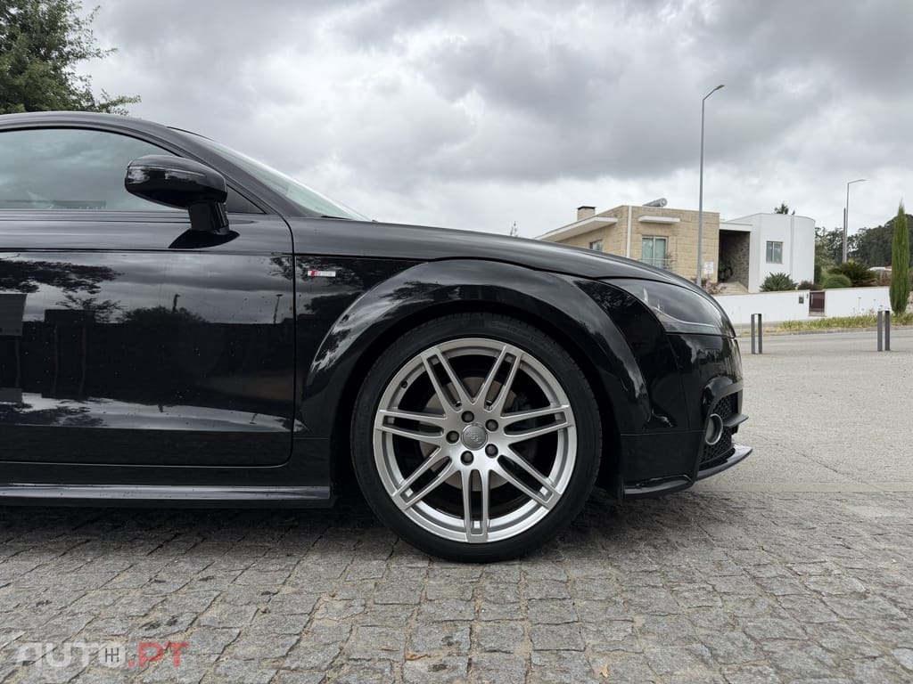 Audi TT 2.0 TFSI quattro S-line S tronic
