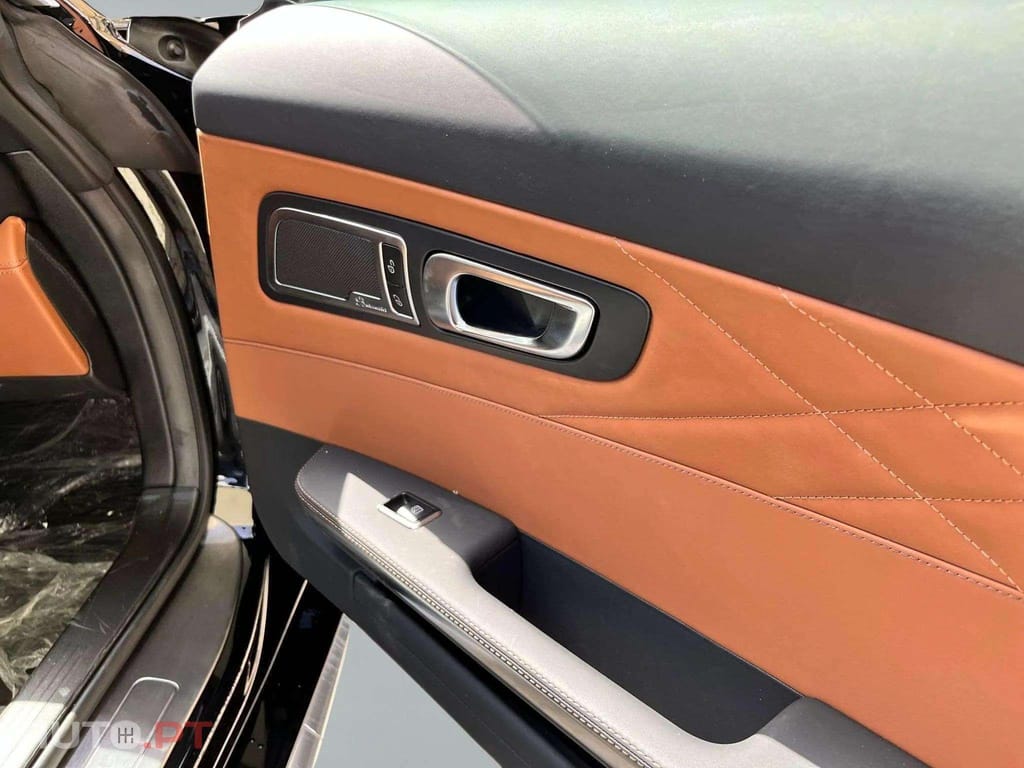 Mercedes-Benz AMG GT Coupe  V8 