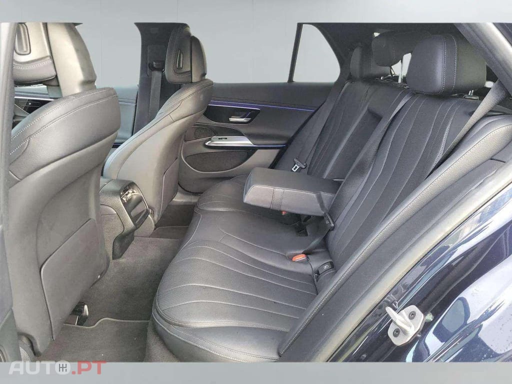 Mercedes-Benz E 220 d Station Avantgarde I.V.A DEDUTÍVEL 