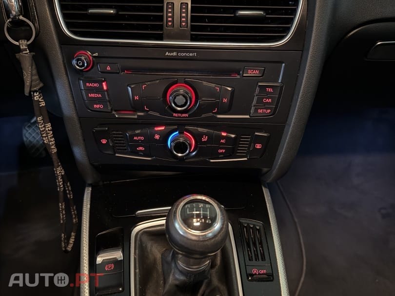 Audi A4 2.0 TDI S-line
