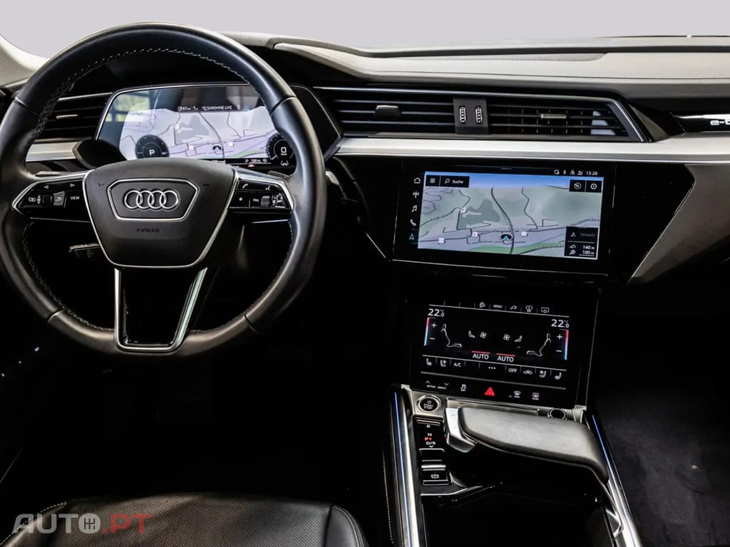 Audi E-Tron I.V.A DEDUTÍVEL 55 S LINE BLACK