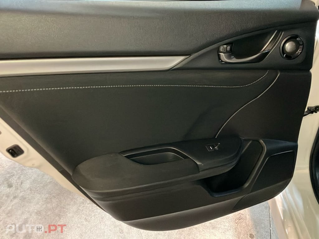 Honda Civic 1.0 i-VTEC Elegance
