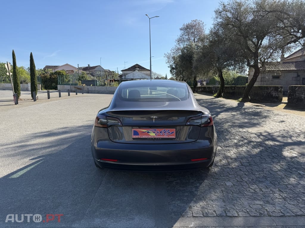 Tesla Model 3 Standard Range Plus RWD