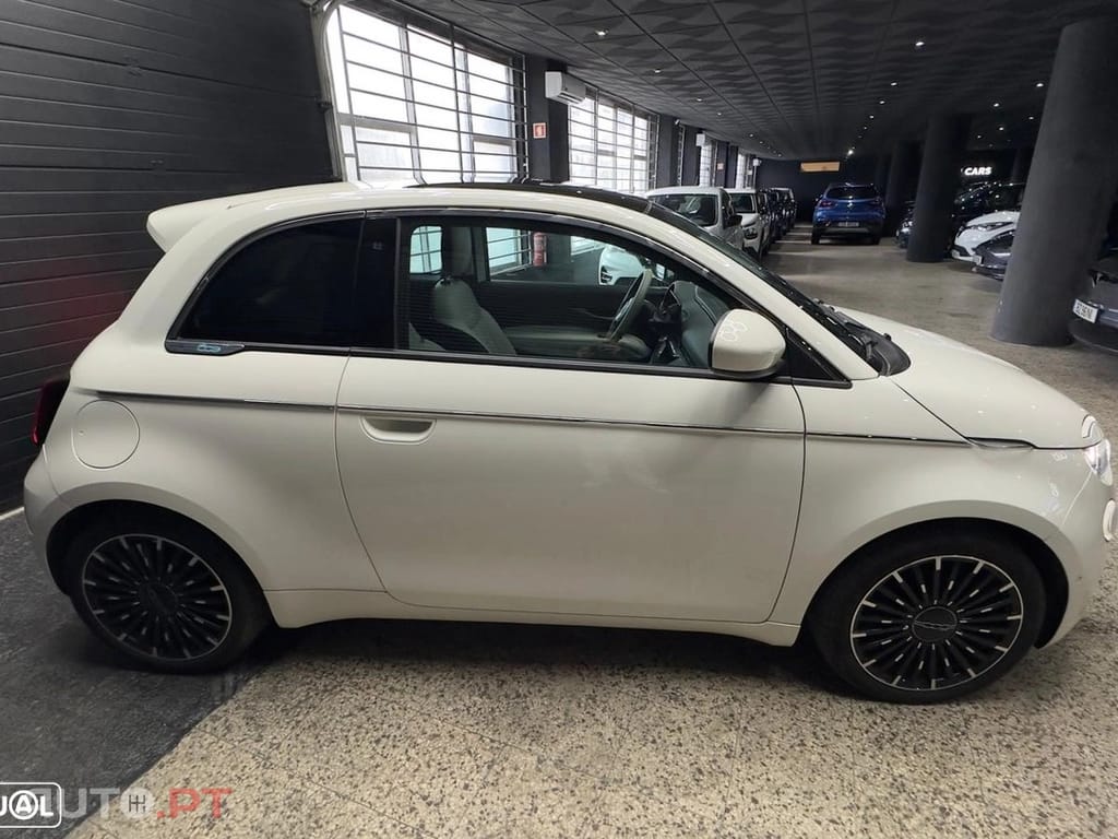 Fiat 500e La Prima