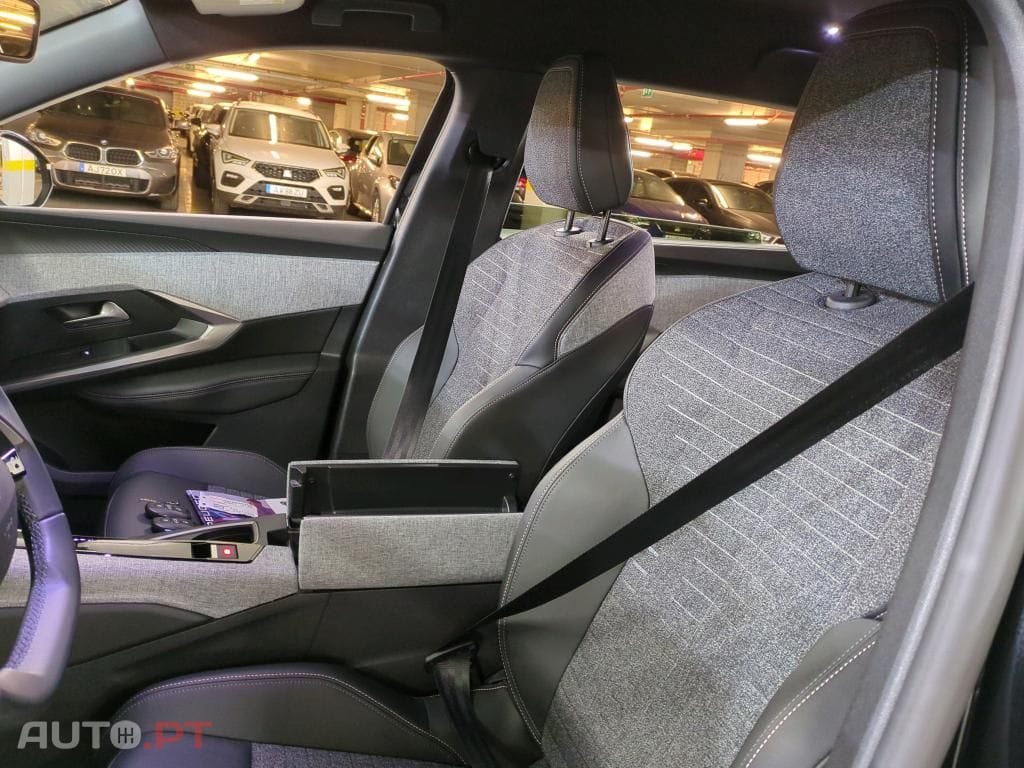 Peugeot 5008 1.6 Plug-in Hybrid Allure e-DCS7