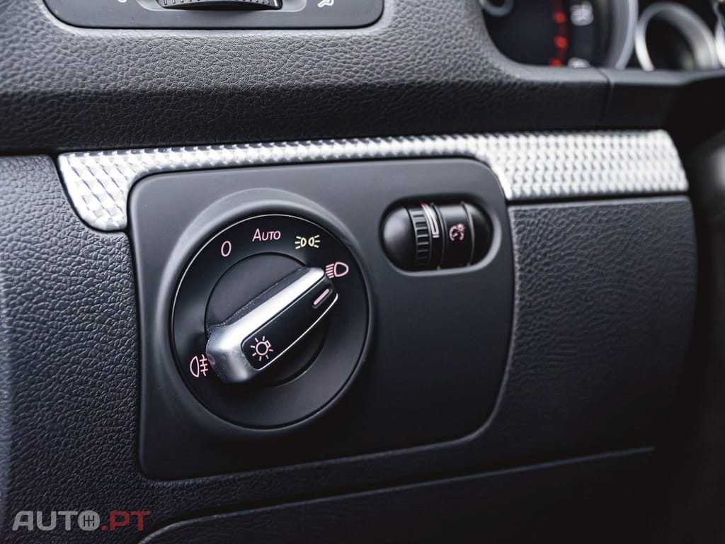 Volkswagen Golf 3.2 R32 4Motion