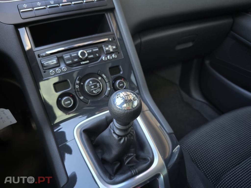 Peugeot 5008 1.6 BlueHDi Allure J17