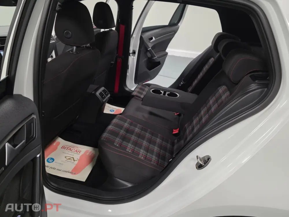 Volkswagen Golf 2.0 TSI GTI DSG Performance