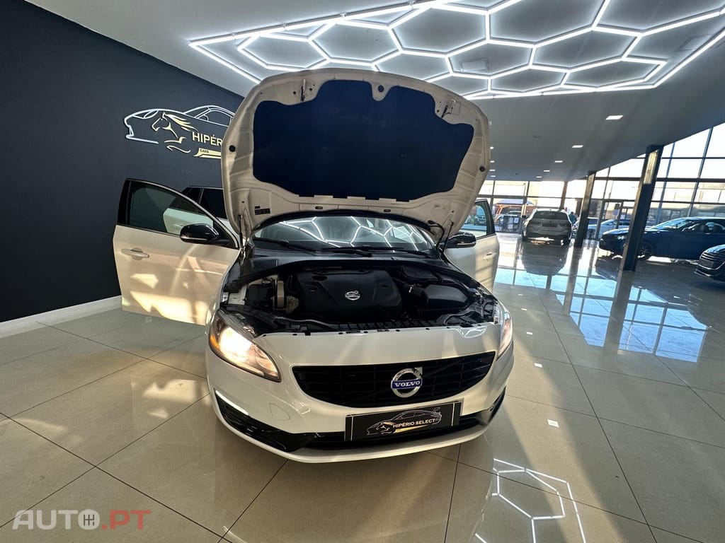 Volvo V60 2.0 D4 Momentum Eco