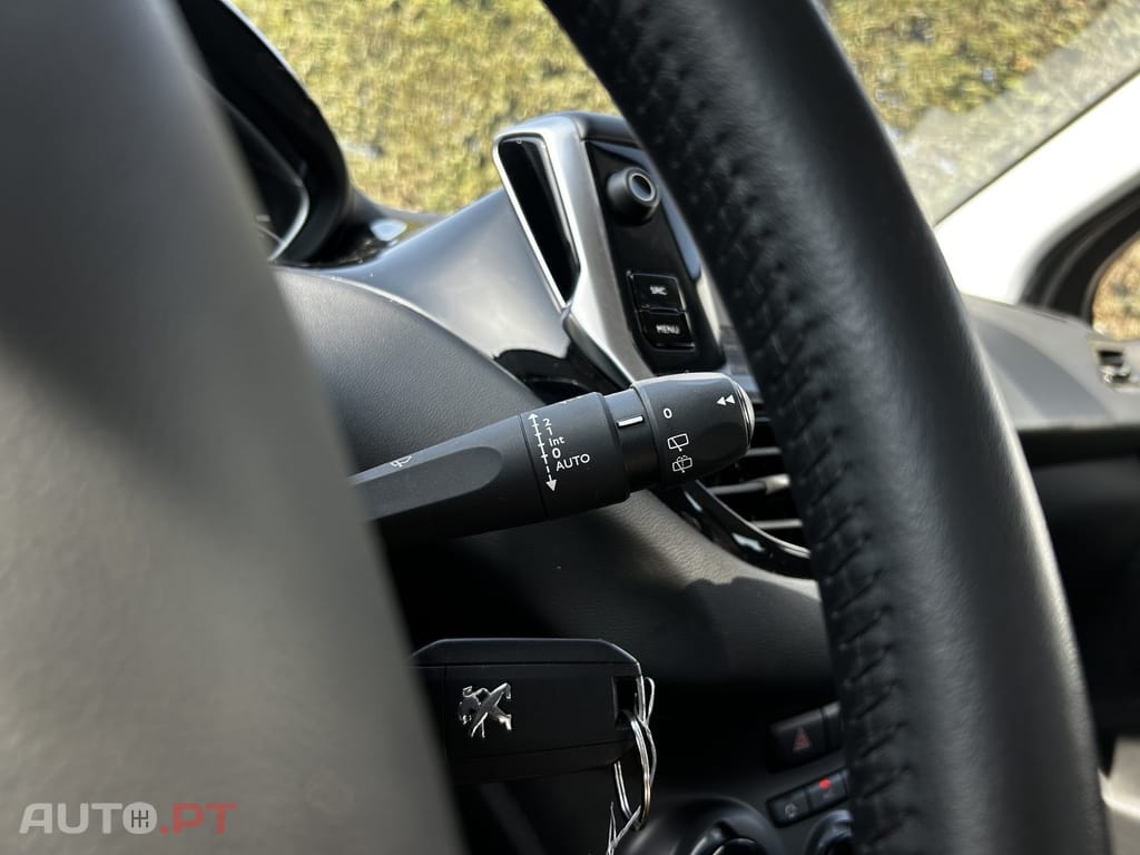 Peugeot 208 1.2 PureTech Signature