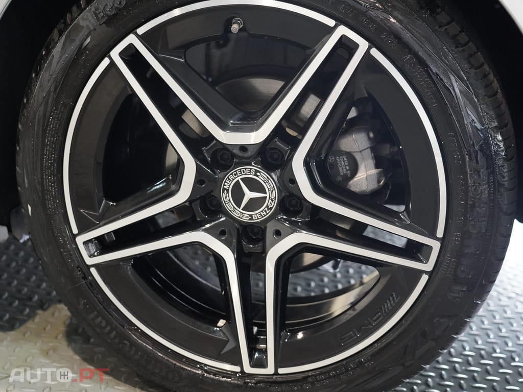 Mercedes-Benz A 180 d AMG Line