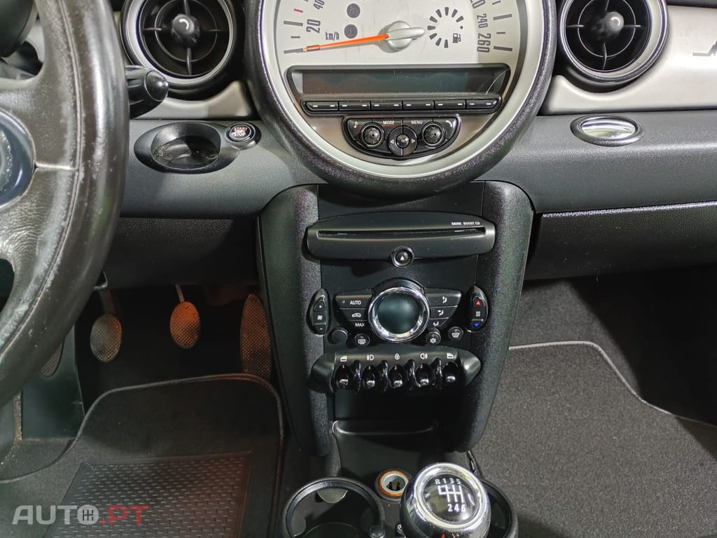 MINI Cooper Cooper D