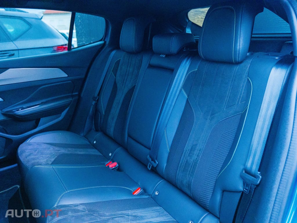 Peugeot 408 1.2 PureTech GT EAT8