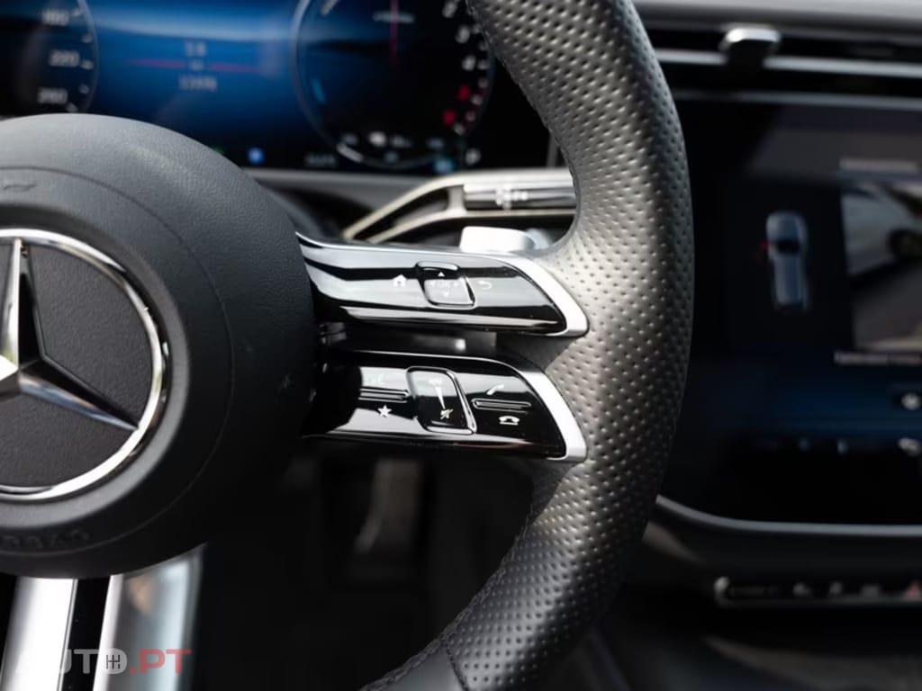 Mercedes-Benz E 300 I.V.A DEDUTIVEL de T AMG
