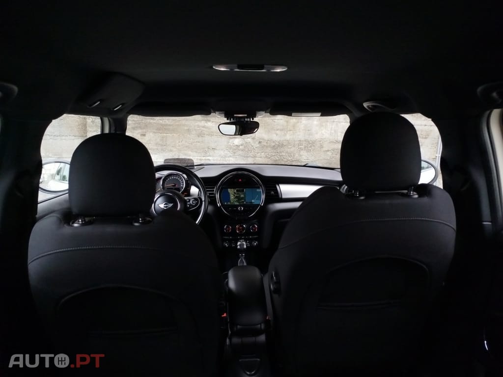 MINI Cooper Cooper D Auto