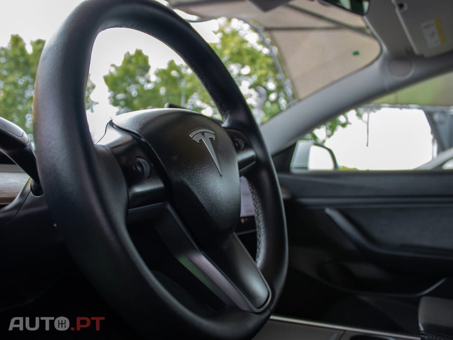 Tesla Model 3 Standard Range Plus RWD