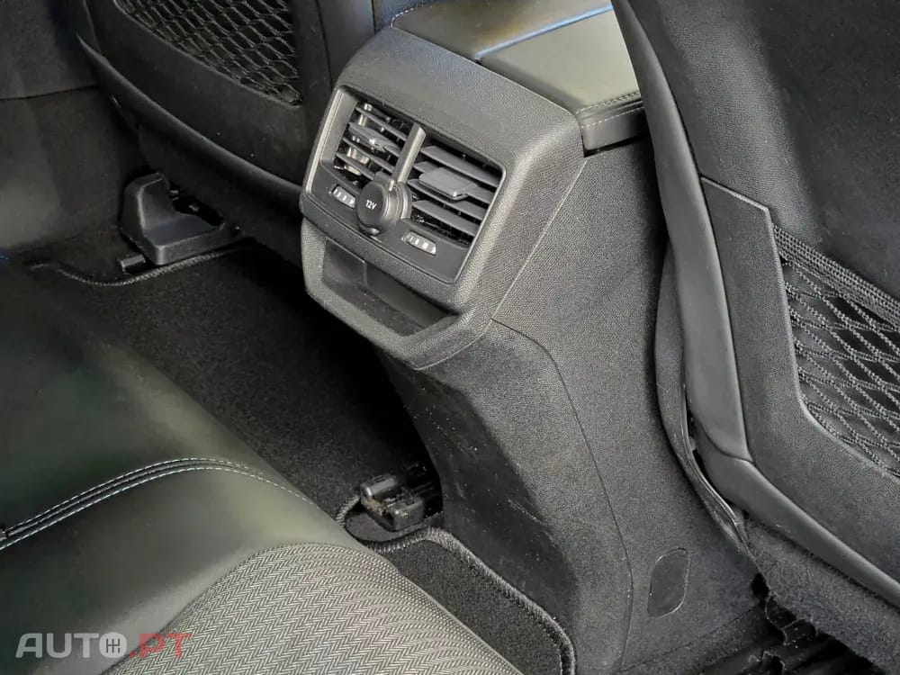 Peugeot 3008 1.6 Hybrid Allure e-EAT8