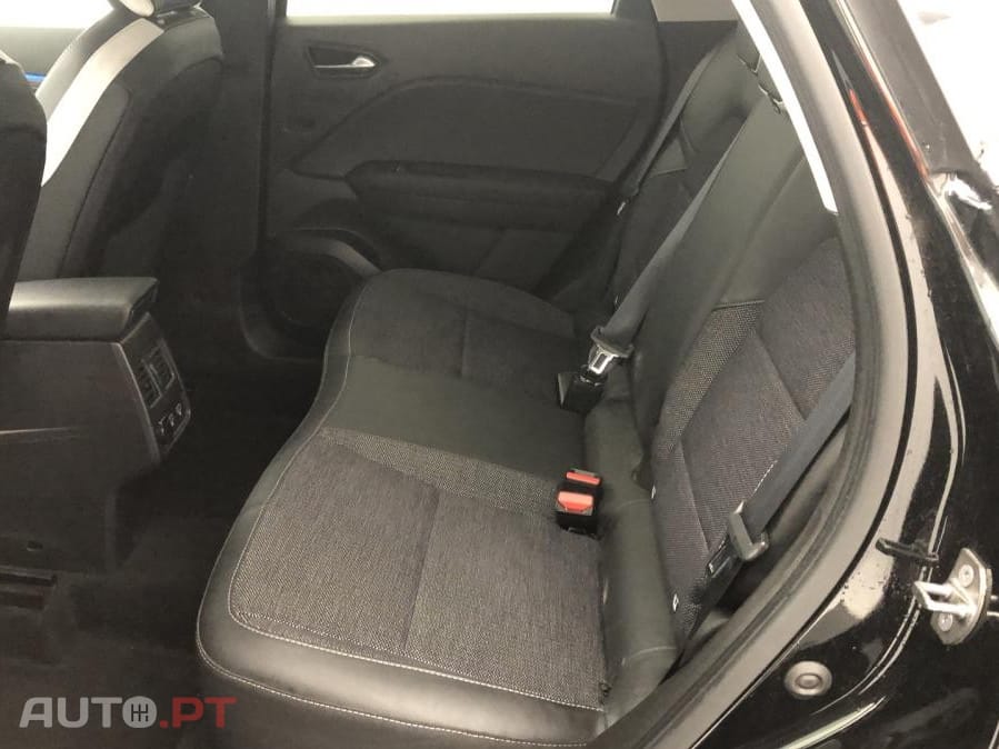 Renault Captur 1.3 Hybrid Techno EDC