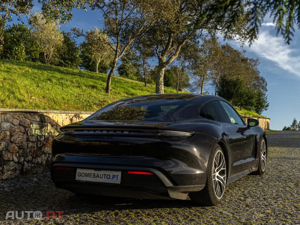 Porsche Taycan 4S