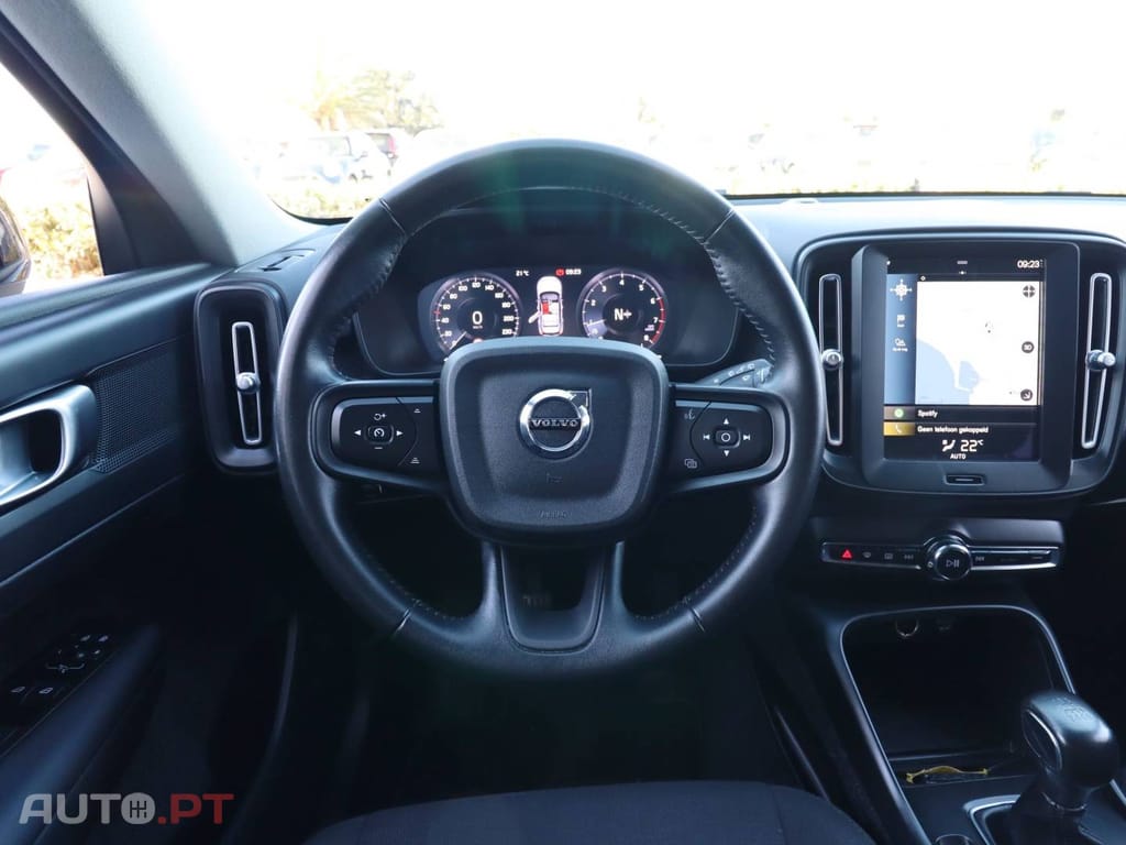 Volvo XC40 T2 Monument