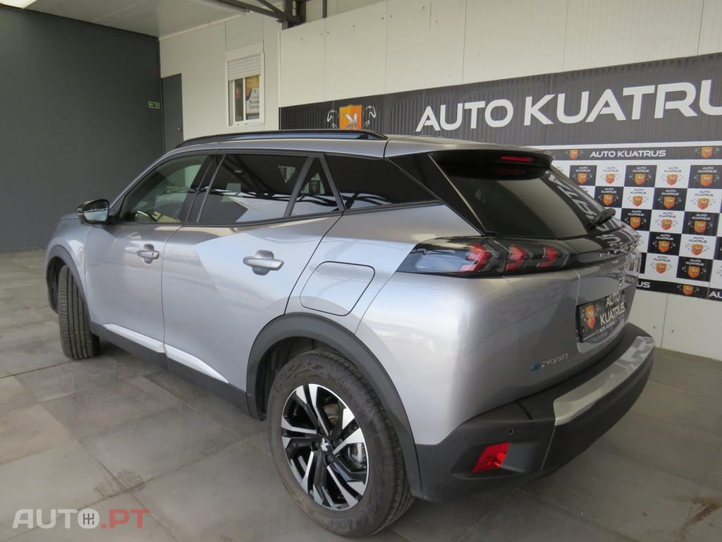 Peugeot E-2008 Allure Pack 100