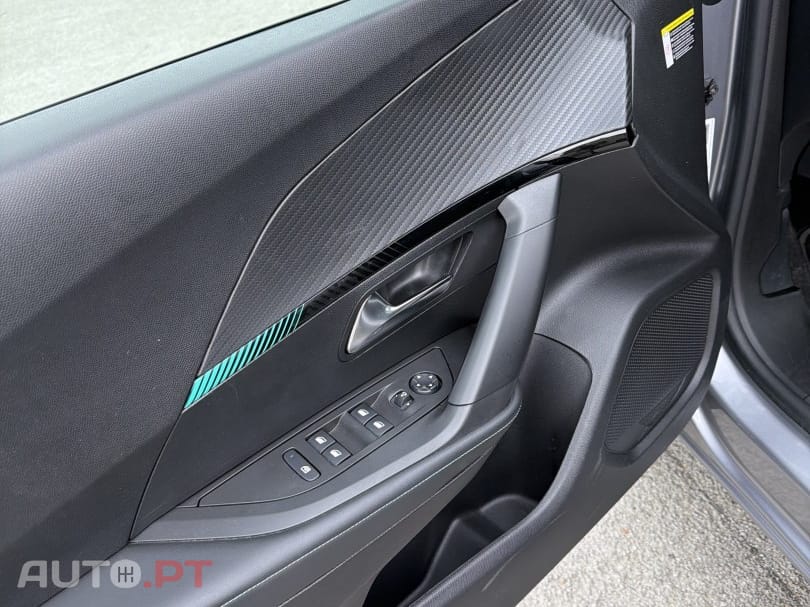 Peugeot E-2008 50 kWh Allure