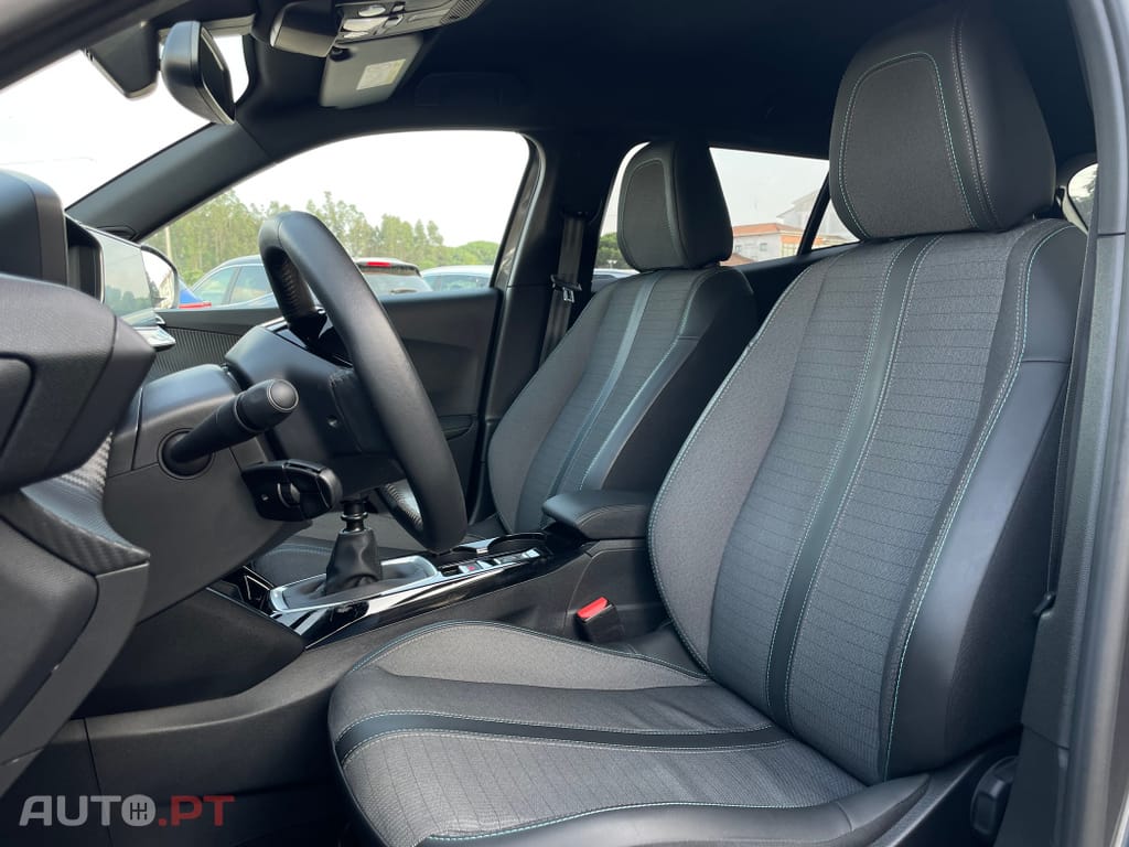 Peugeot 2008 1.2 PureTech Allure Pack