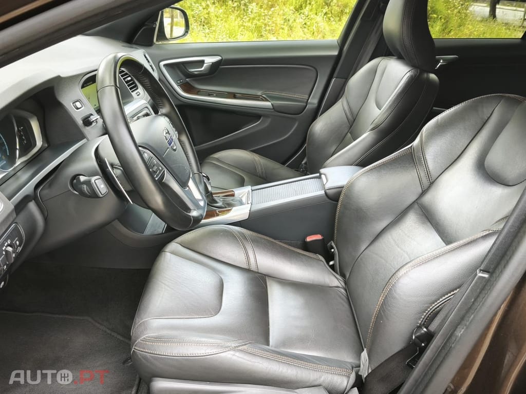 Volvo V60 Cross Country 2.0 D3 Summum Geartronic