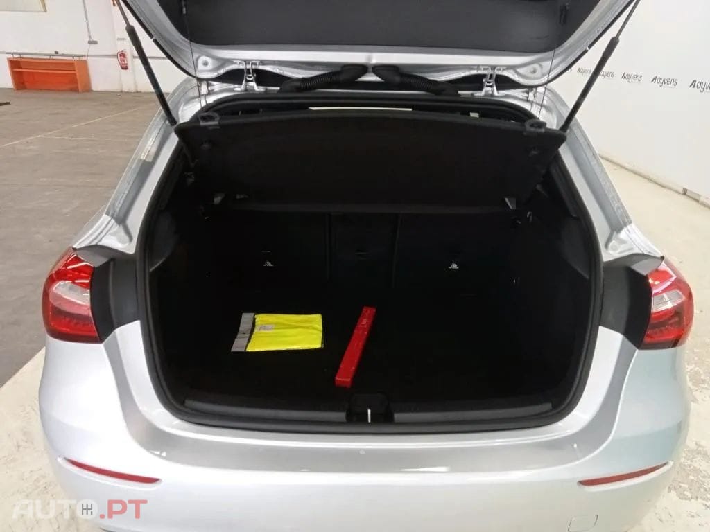 Mercedes-Benz A 180 d Business Solutions
