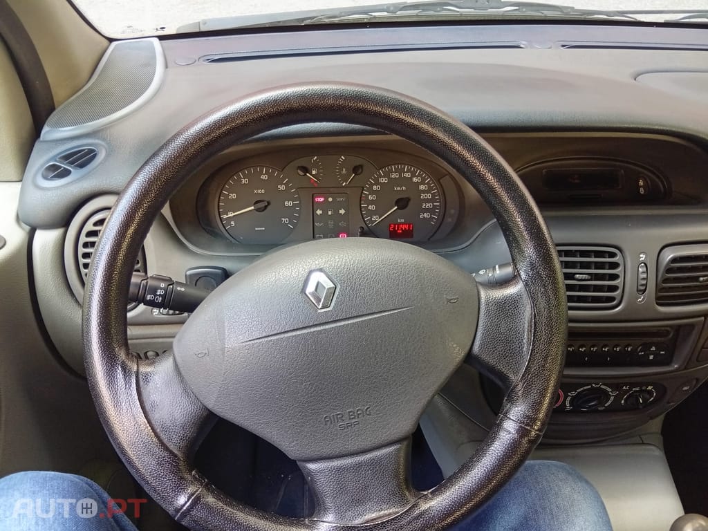 Renault Scénic 1.4 16V RT