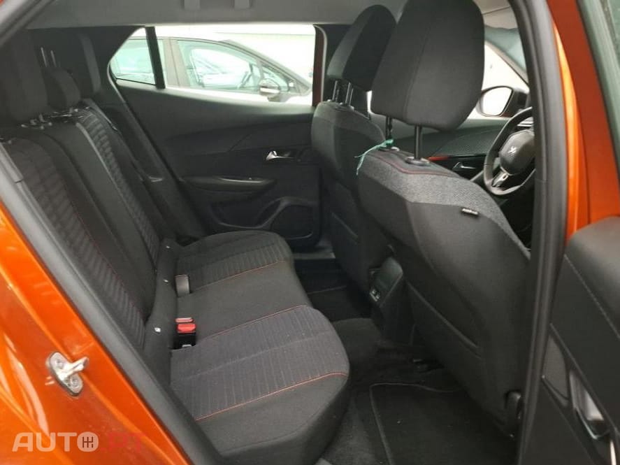 Peugeot E-2008 50 kWh Active Pack