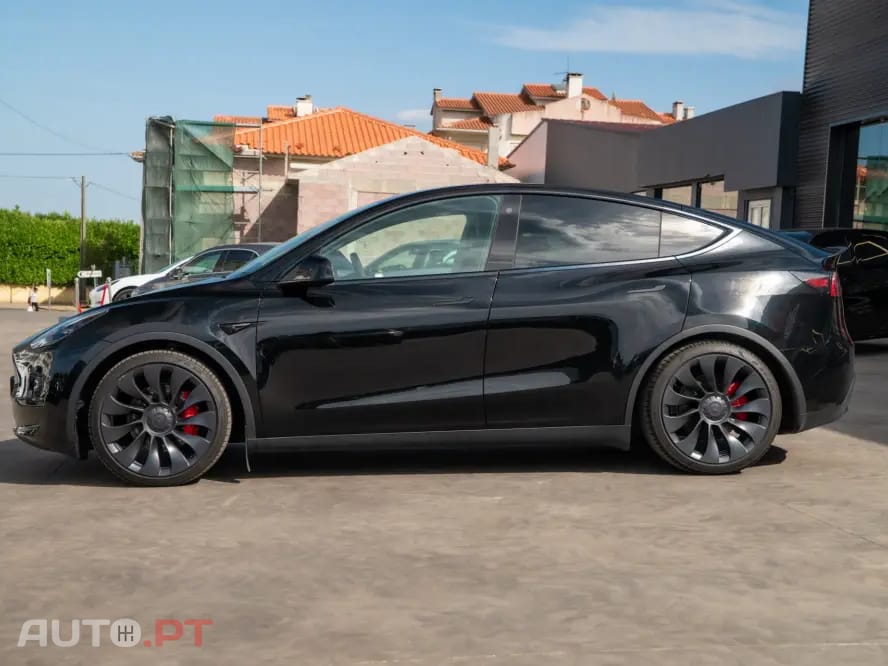 Tesla Model Y Performance Dual Motor AWD