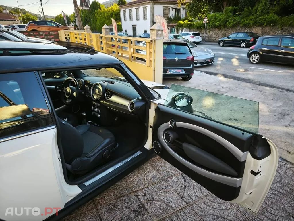 MINI Cooper Cooper D