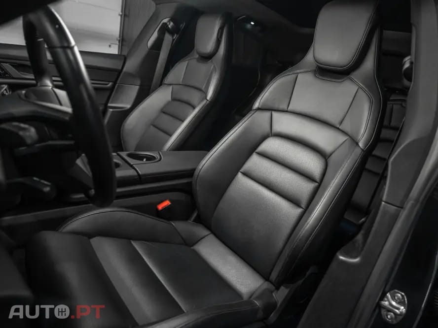Porsche Taycan 4