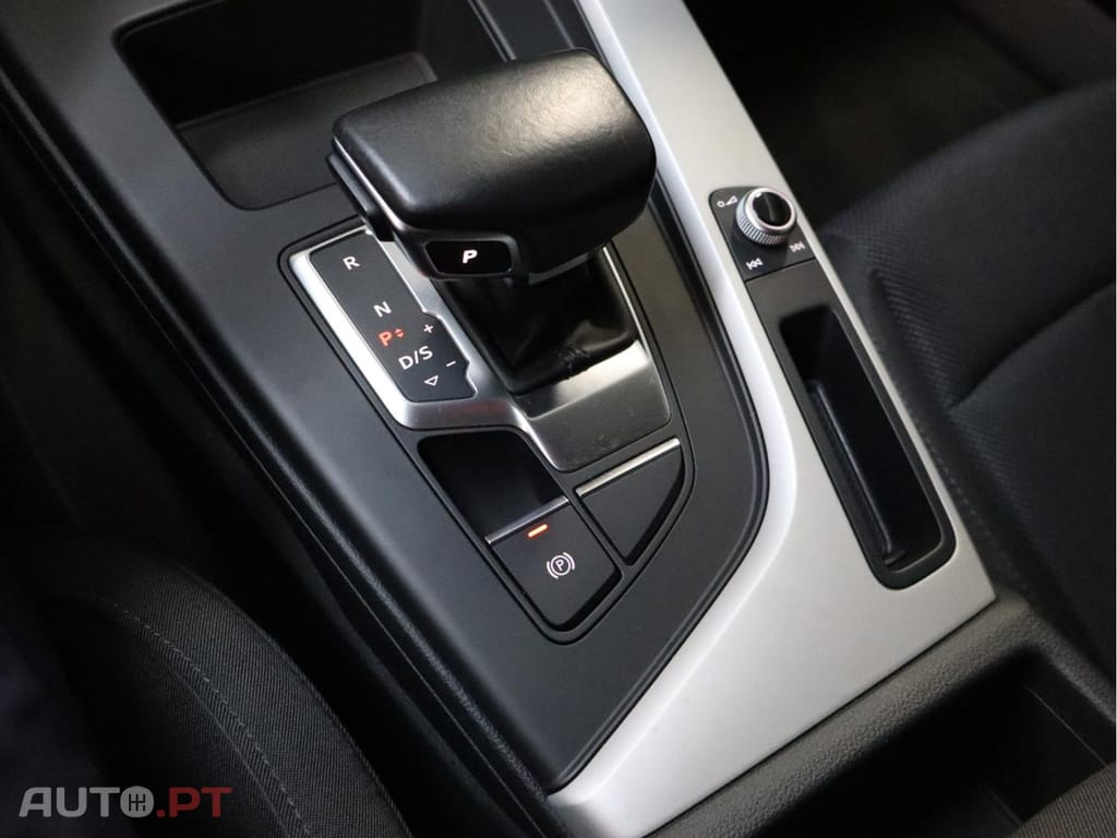 Audi A4 30 TDI S tronic Avant