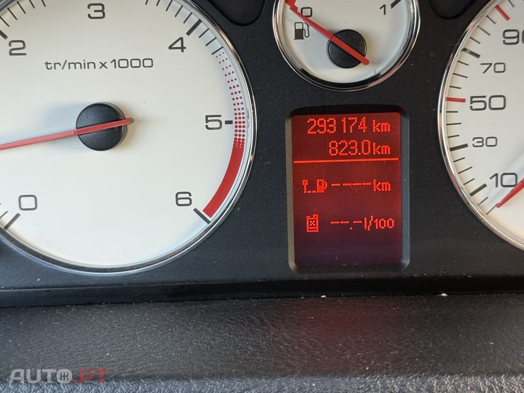 Peugeot 407 SW 2.0 HDi Navteq