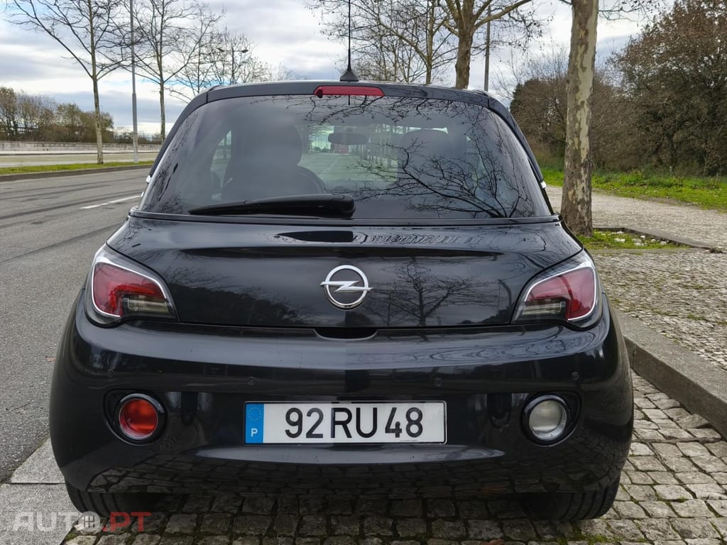 Opel Adam 1.0 T Black Jack