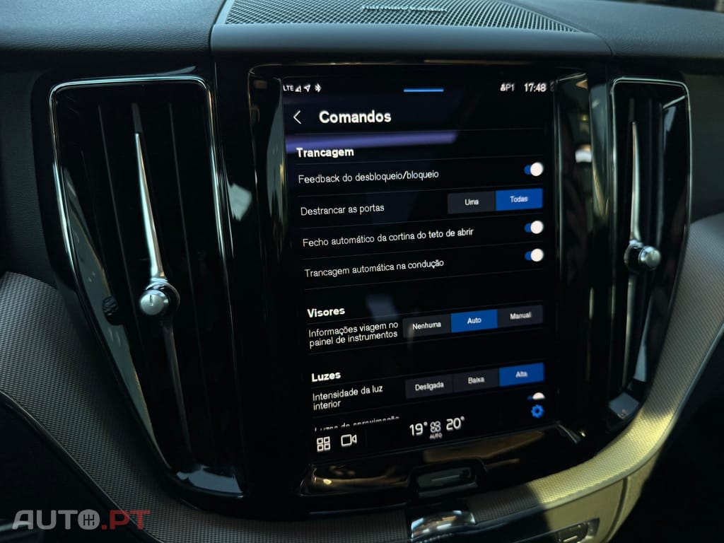 Volvo XC60 2.0 T6 PHEV R-Design AWD