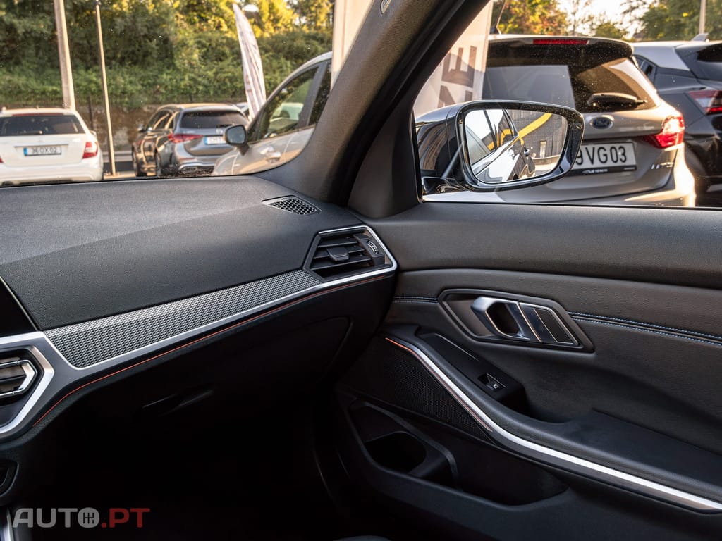 BMW 320 i Pack M Auto