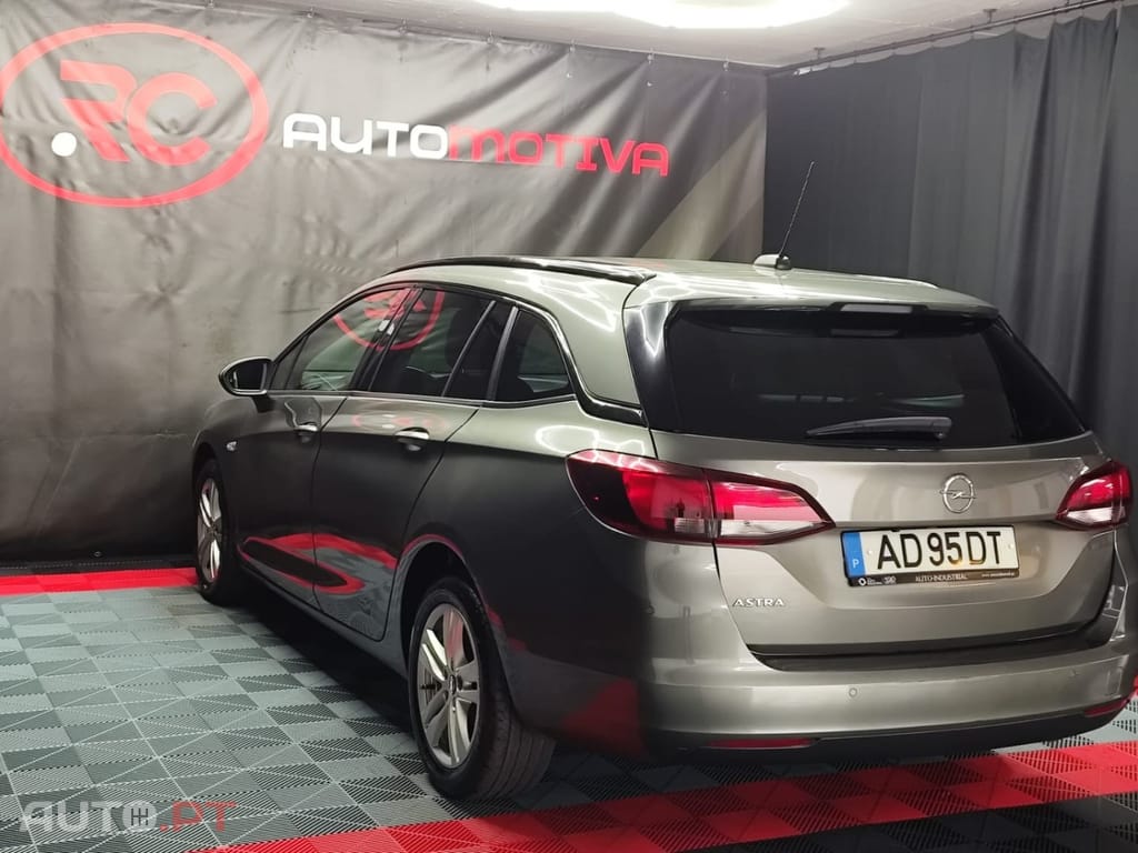 Opel Astra Sports Tourer 1.5 D Business Edition S/S — fotografia 4